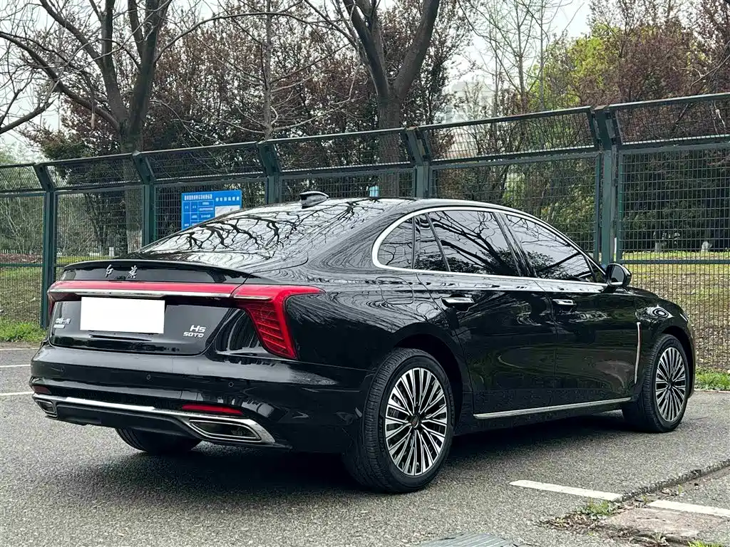 Hongqi H5 2025 2.0T automatic Qichang version купить на сайте DeffCars