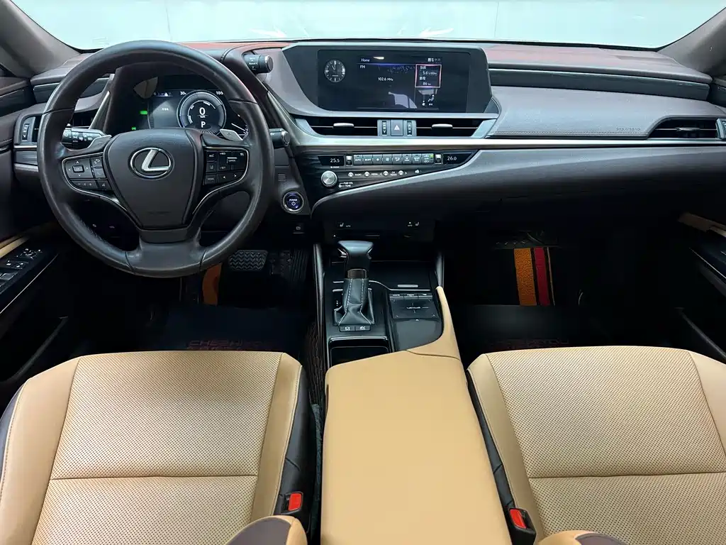 Lexus ES 2020 300h Excellence Edition купить на сайте DeffCars