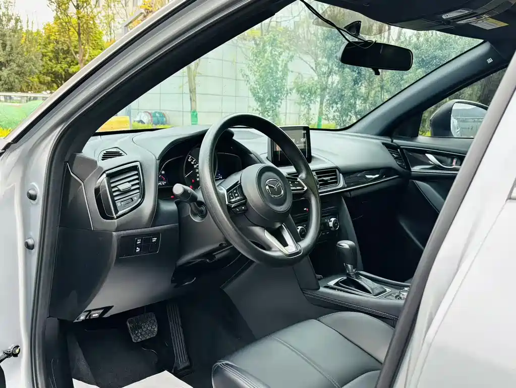 Mazda CX-4 2021 2.0L automatic two-wheel drive Blue Sky Exploration Edition купить на сайте DeffCars