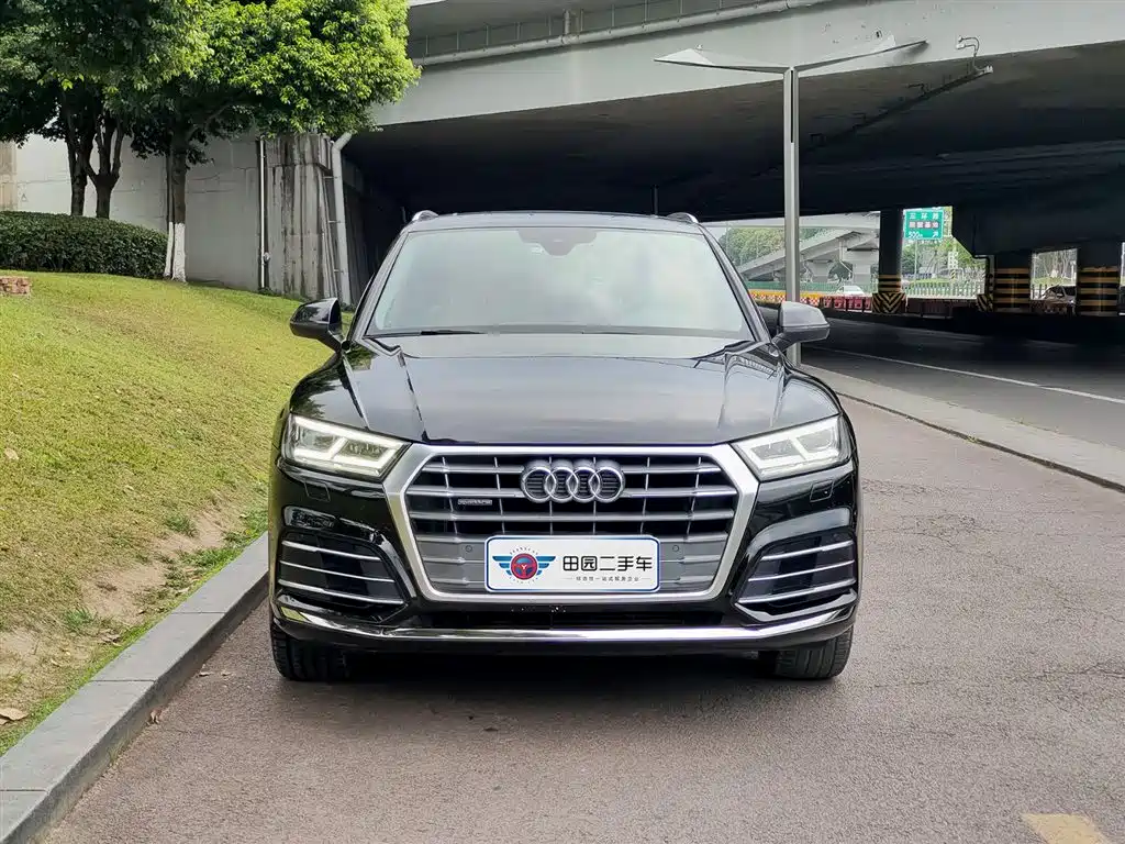 Audi Q5L 2018 40 TFSI enjoys fashionable style, National V купить на сайте DeffCars