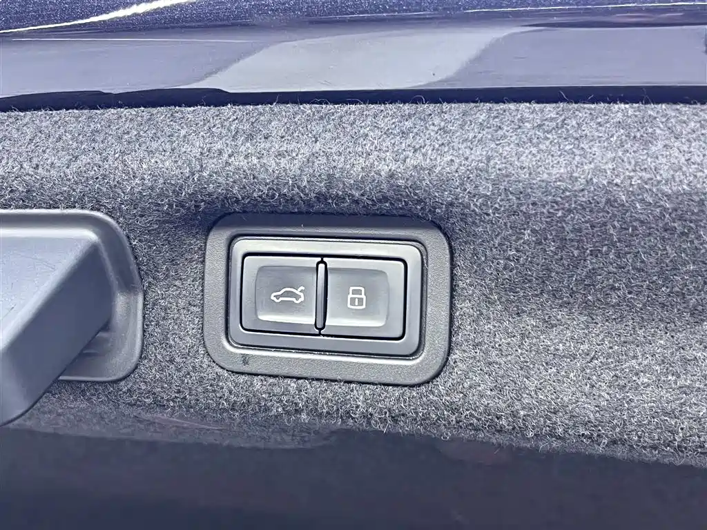Audi A7L 2024 45TFSI S-line Dream Building Liquid Crystal Package купить на сайте DeffCars