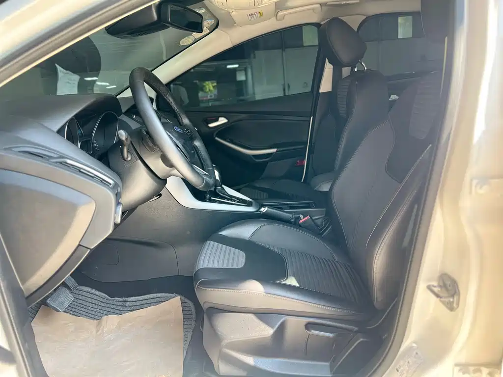 Focus 2015 Hatchback EcoBoost 180 Automatic Sports купить на сайте DeffCars