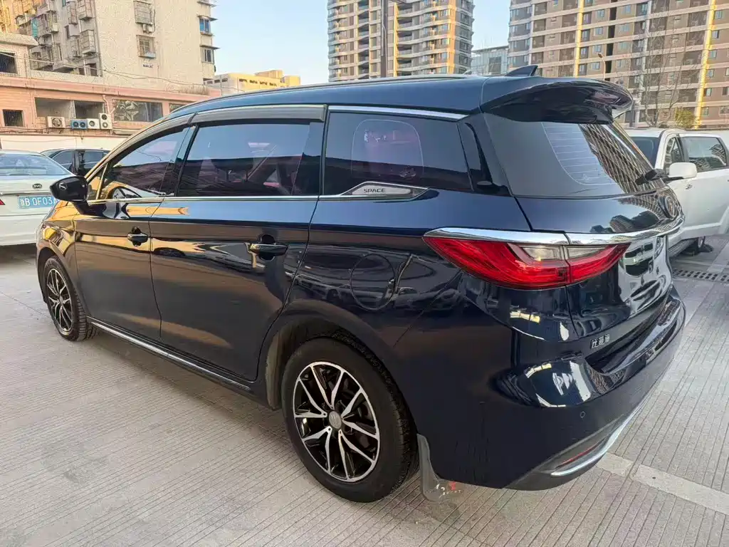Song MAX 2017 1.5T automatic intelligent connected elite type 7 seats купить на сайте DeffCars