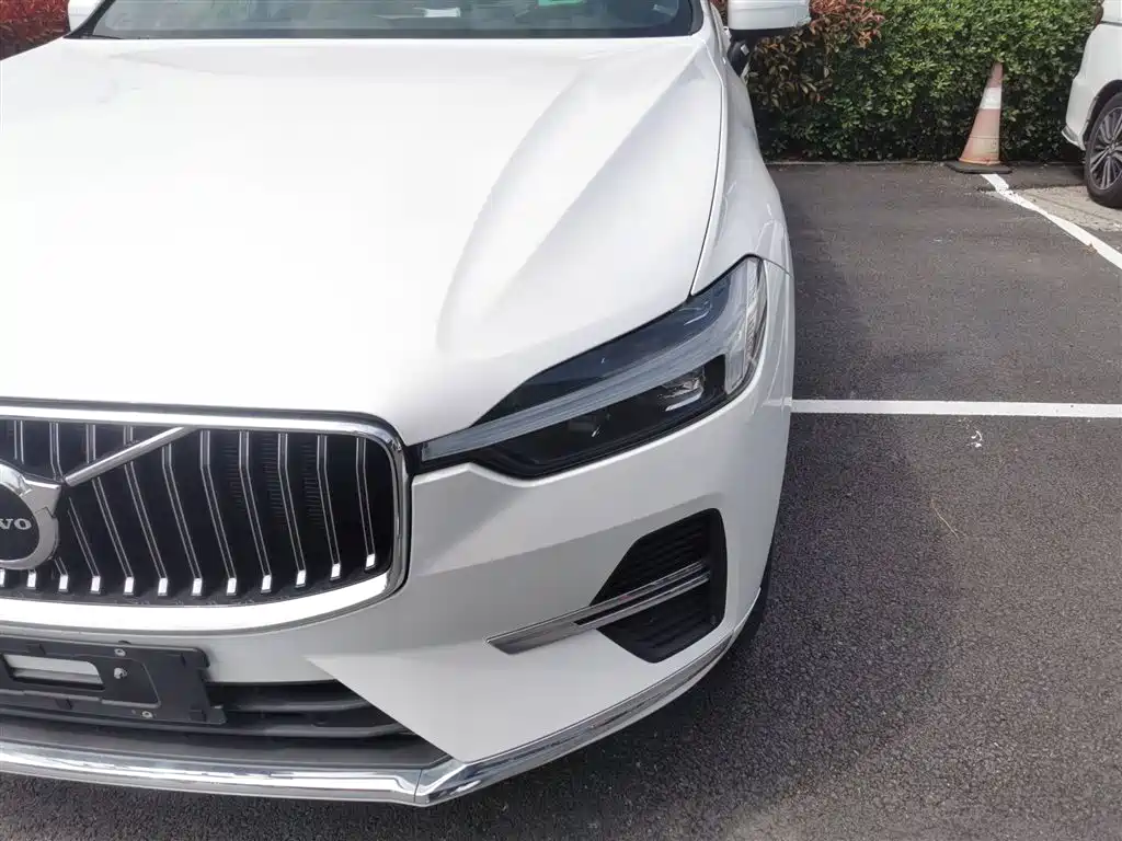 Volvo XC60 2025 B5 four-wheel drive Zhiyuan luxury version купить на сайте DeffCars