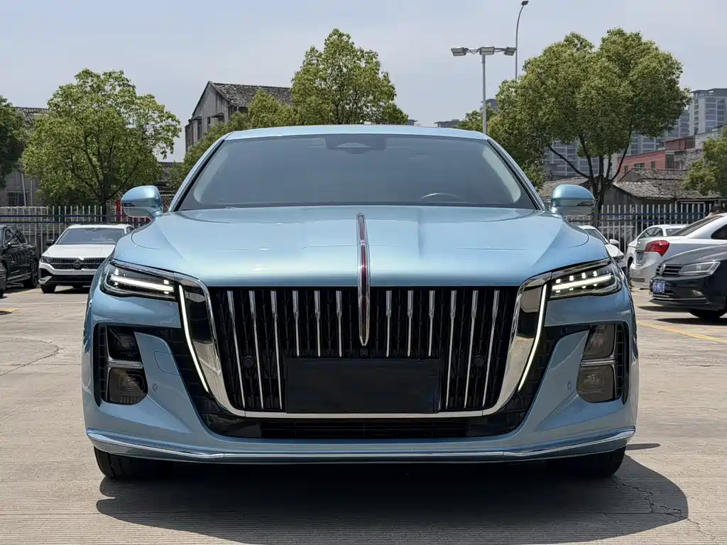 Hongqi H5 2023 2.0T automatic smart connected flag version купить на сайте DeffCars