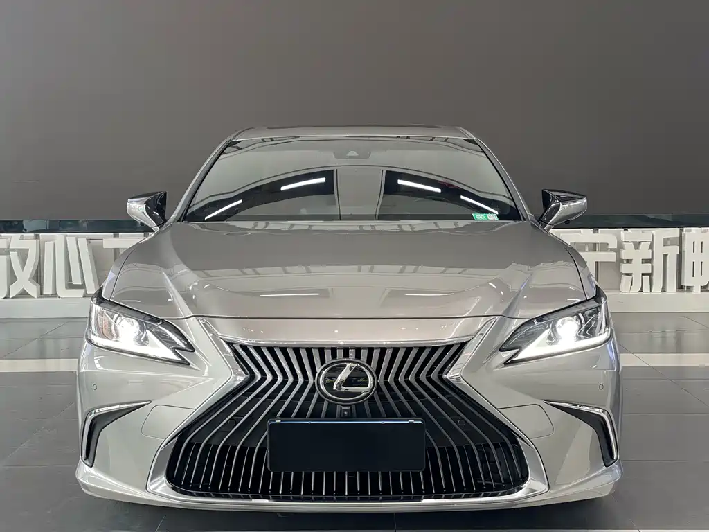 Lexus ES 2020 200 Excellence Edition купить на сайте DeffCars