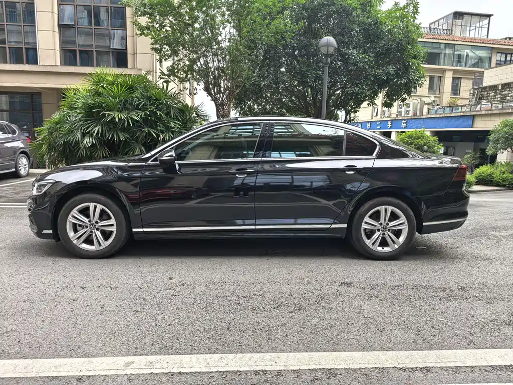 Magotan 2023 2 million commemorative edition 280TSI DSG comfort model купить на сайте DeffCars
