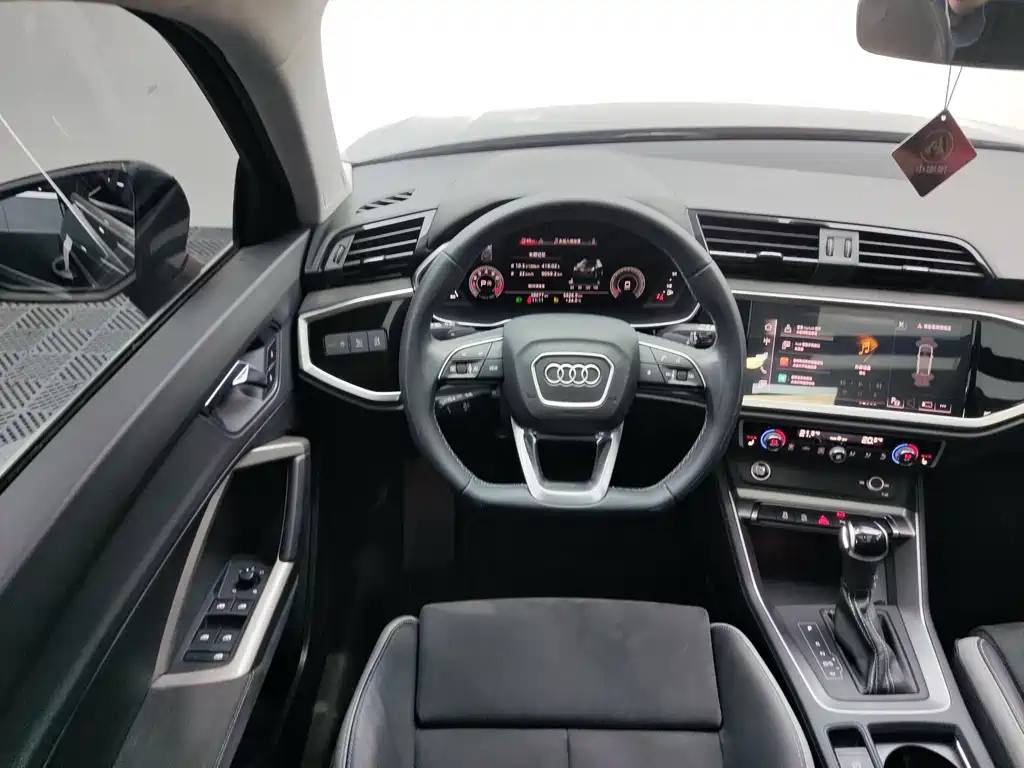 Audi Q3 2022 35 TFSI Fashion Dynamic купить на сайте DeffCars