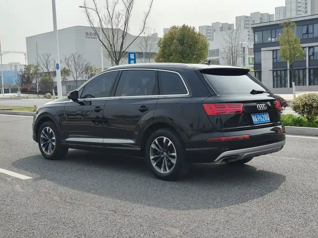 Audi Q7 2018 40 TFSI comfort type купить на сайте DeffCars