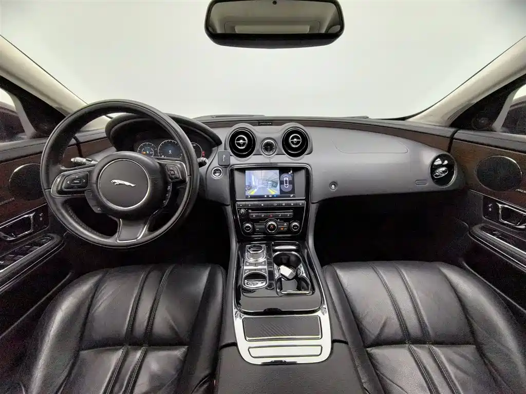 Jaguar XJ 2016 XJL 2.0T two-wheel drive elegant business version купить на сайте DeffCars