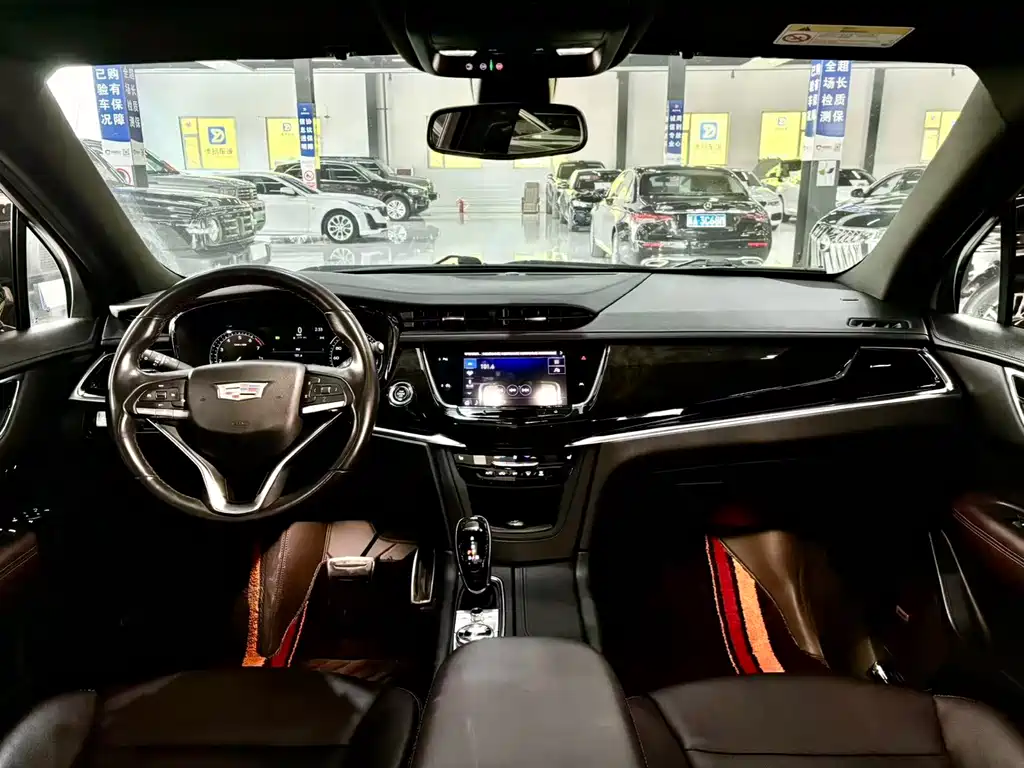 Cadillac XT6 2022 2.0T six-seat two-wheel drive luxury model купить на сайте DeffCars