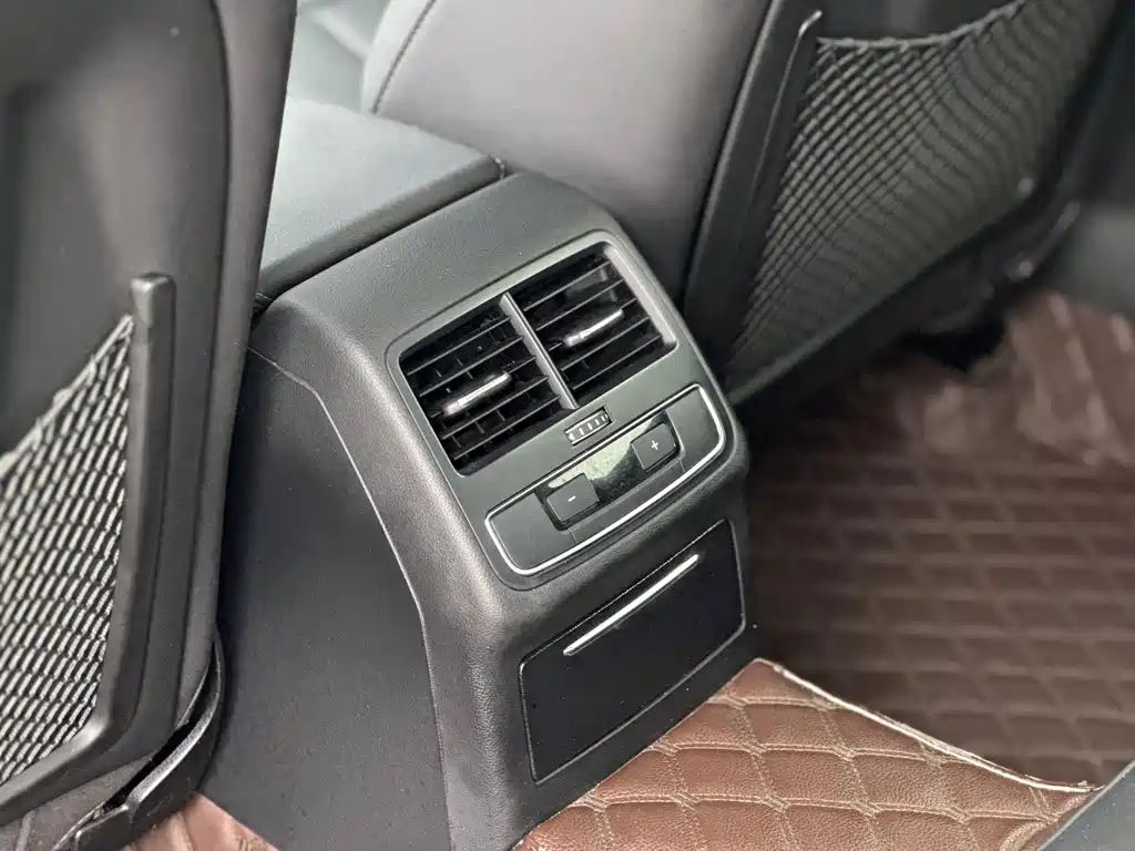Audi A4L 2019 45 TFSI quattro personalized sports version National VI купить на сайте DeffCars