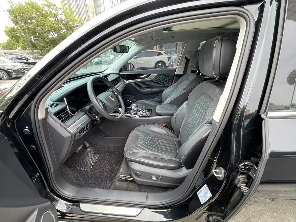 Hongqi HS5 2022 2.0T Zhilian Flagship Edition купить на сайте DeffCars