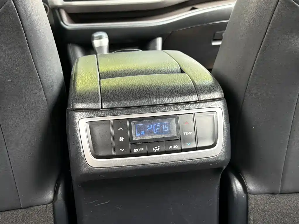 Highlander 2021 2.0T four-wheel drive luxury version 7 seats купить на сайте DeffCars