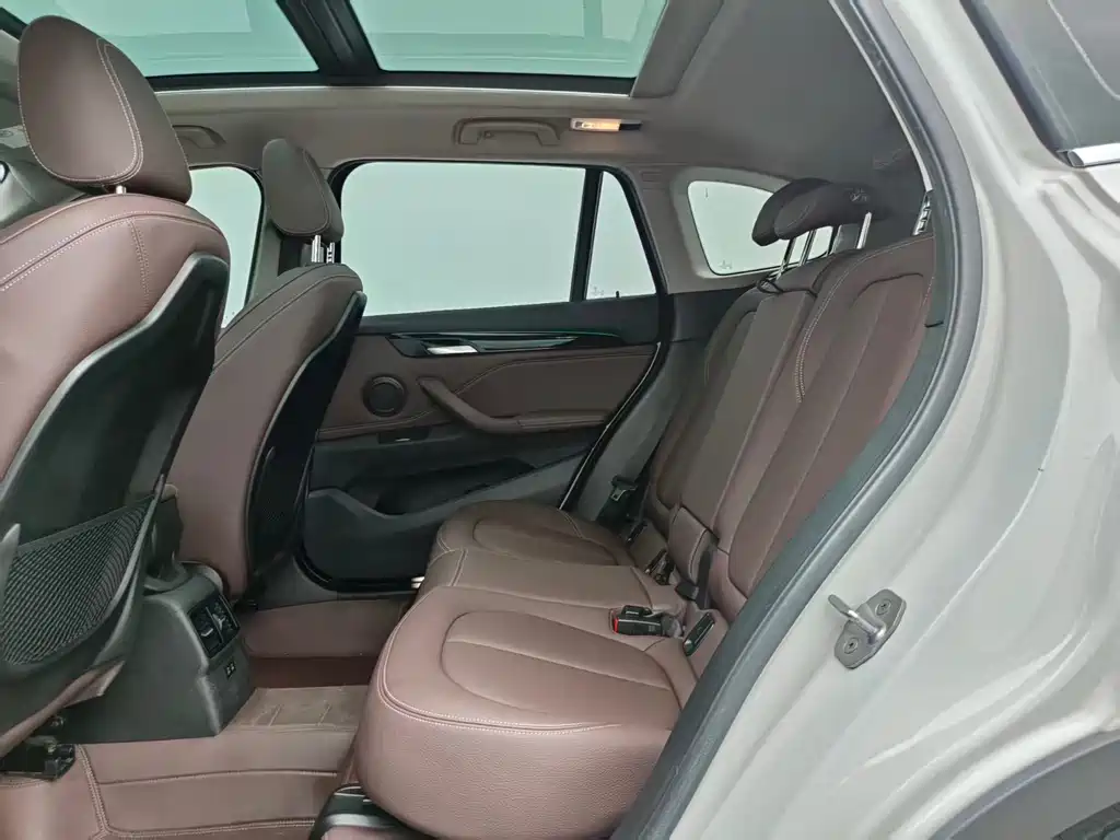 BMW X1 2020 sDrive20Li Exclusive Model купить на сайте DeffCars