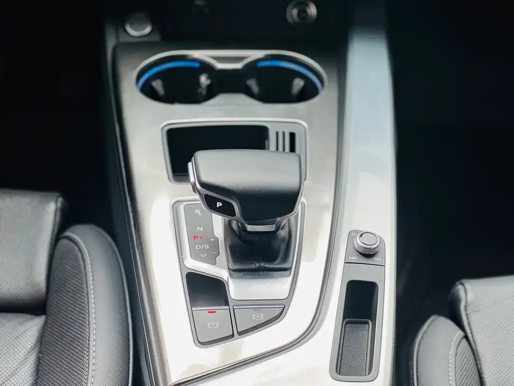 Audi A4L 2020 40 TFSI Fashionable and Dynamic купить на сайте DeffCars