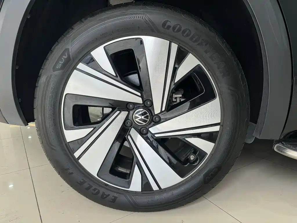 Touron 2023 Touron X 380TSI four-wheel drive luxury version купить на сайте DeffCars