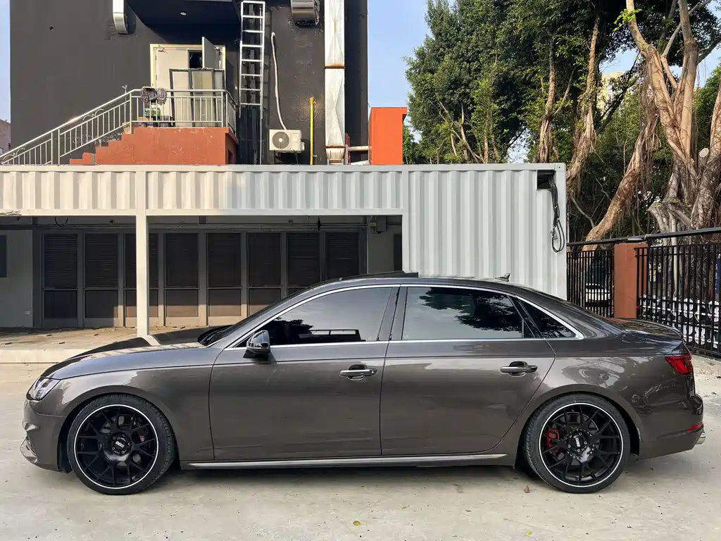 Audi A4L 2017 45 TFSI quattro sports купить на сайте DeffCars