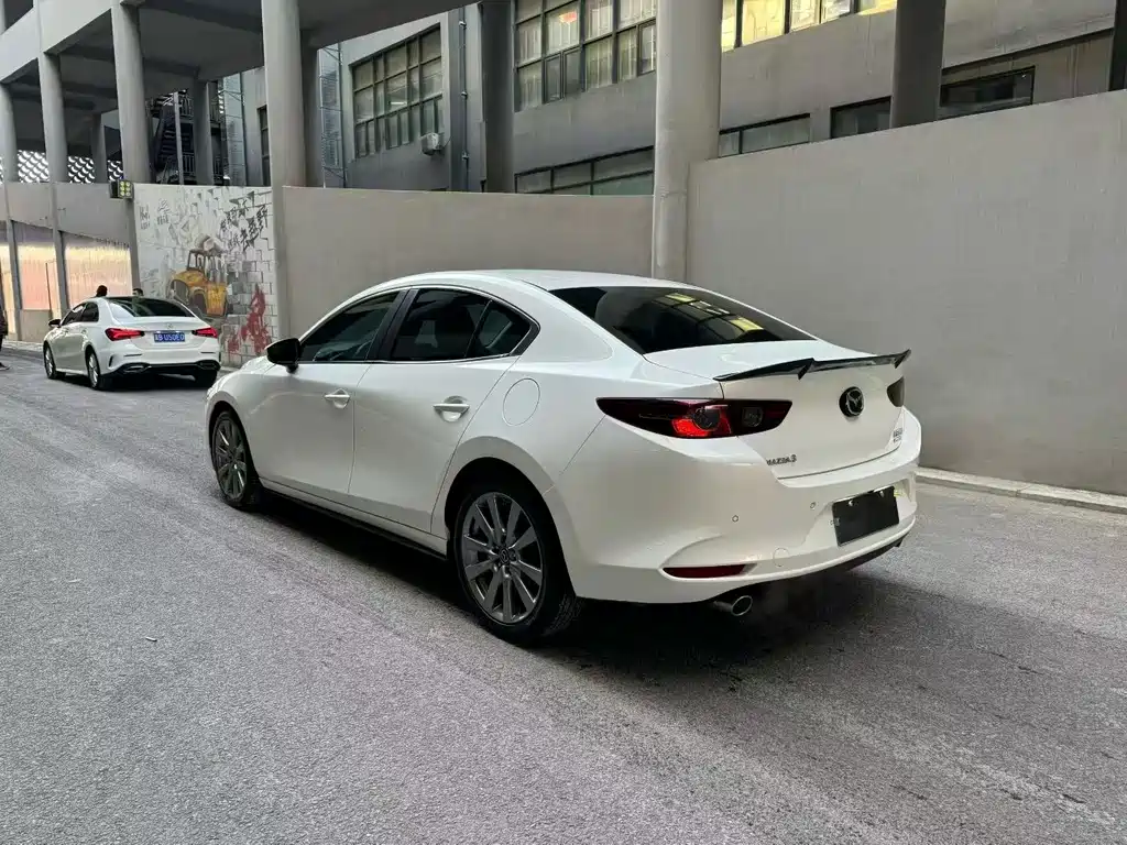 Mazda3 Angkesela 2021 2.0L Automatic Premium Edition купить на сайте DeffCars