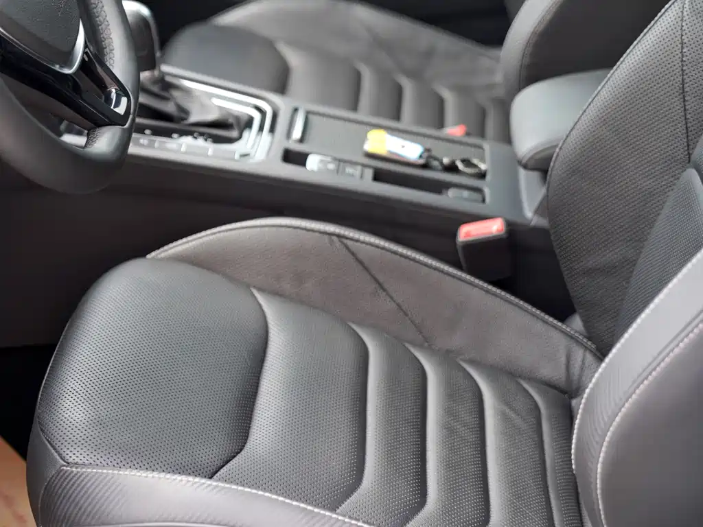FAW-Volkswagen CC 2019 330TSI Charming Edition National V купить на сайте DeffCars