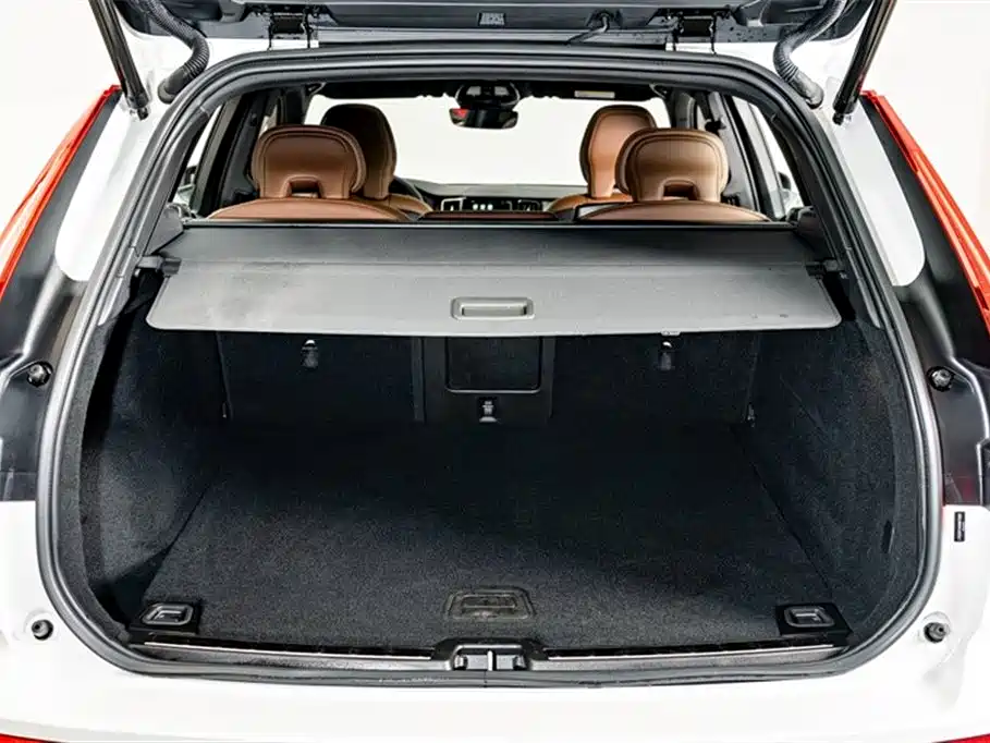 Volvo XC60 2025 B5 four-wheel drive Zhiyuan luxury version купить на сайте DeffCars