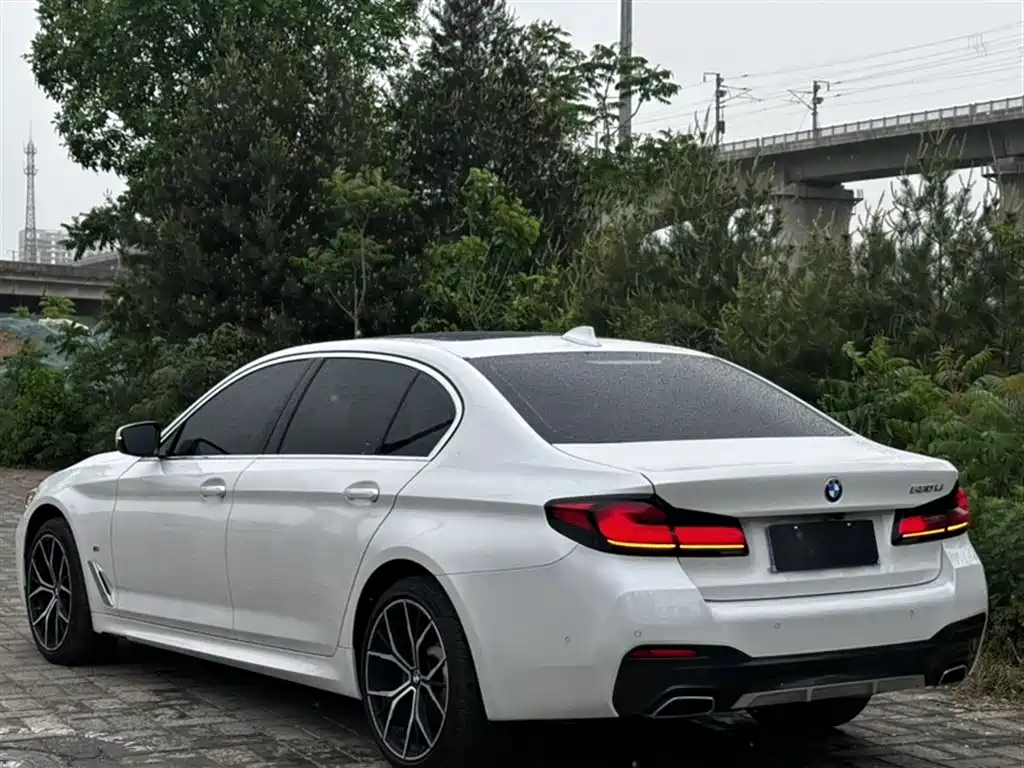 BMW 5 Series 2022 facelift 530Li leading M sports package купить на сайте DeffCars