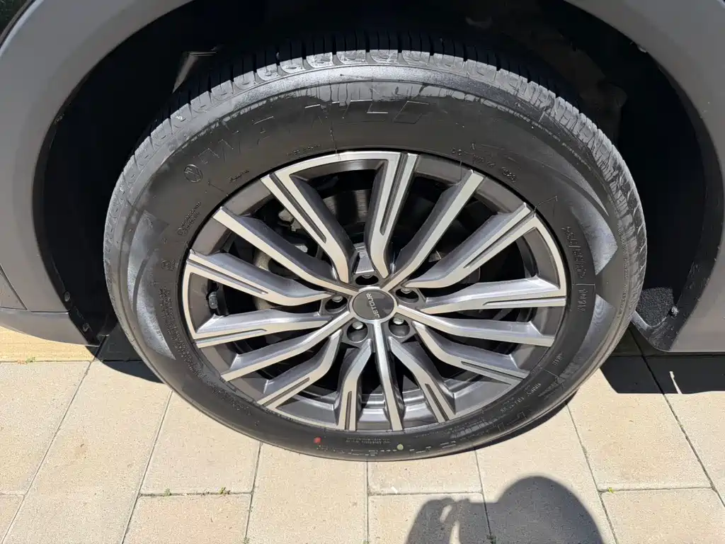Jietu X70 PLUS 2023 model 1.5T DCT Brave PLUS 7 seats купить на сайте DeffCars