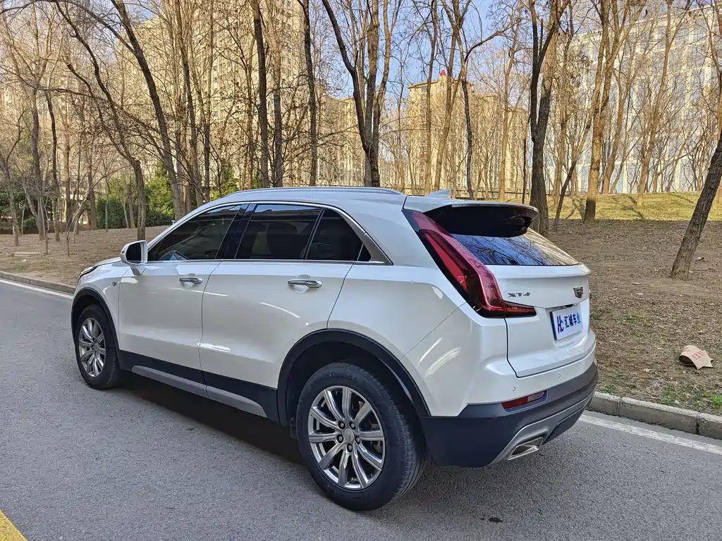 Cadillac XT4 2021 28T two-wheel drive leading model купить на сайте DeffCars
