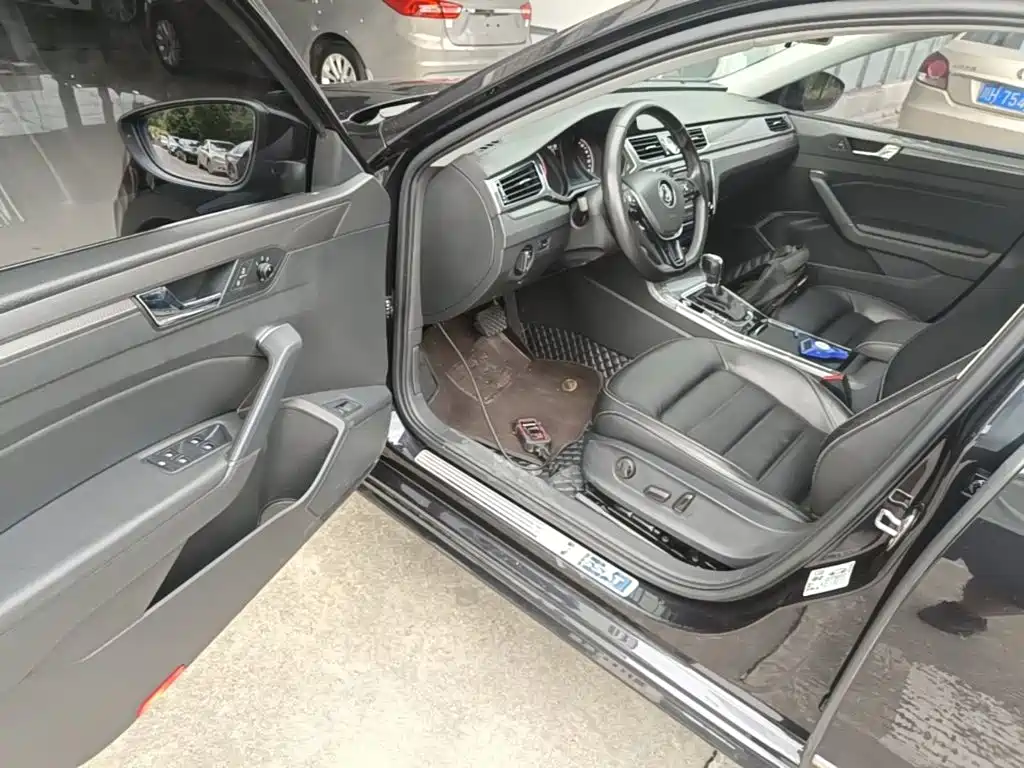 Passat 2017 330TSI DSG Premium Edition купить на сайте DeffCars