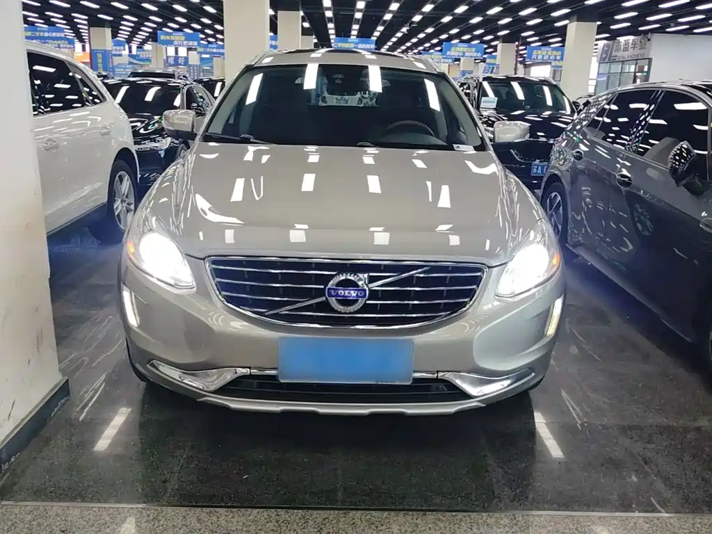 Volvo XC60 2015 T5 Smart Edition купить на сайте DeffCars