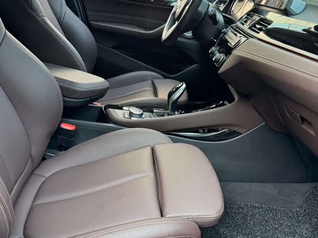 BMW X2 2021 sDrive25i leading M sports package купить на сайте DeffCars