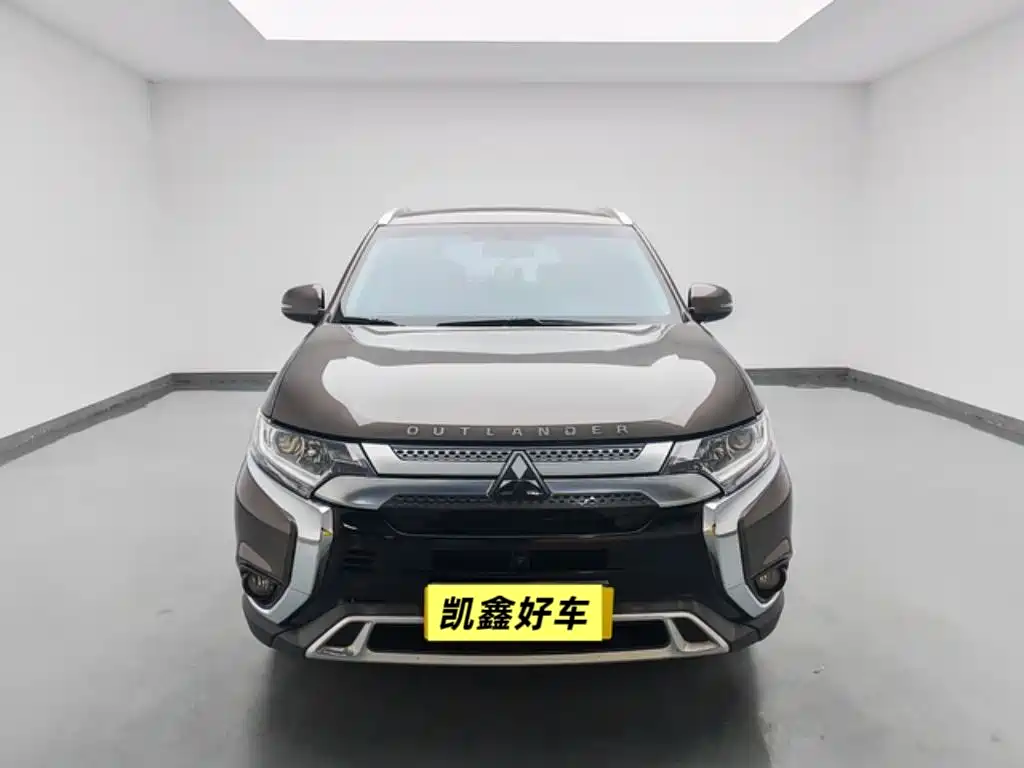 Outlander 2020 2.0L 2WD Enjoy Edition 5 seats купить на сайте DeffCars