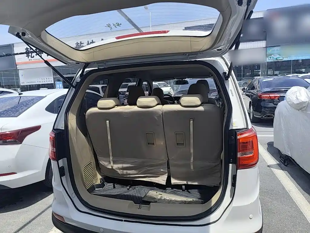 Baojun 730 2016 facelift 1.5L manual standard 7 seats National V купить на сайте DeffCars
