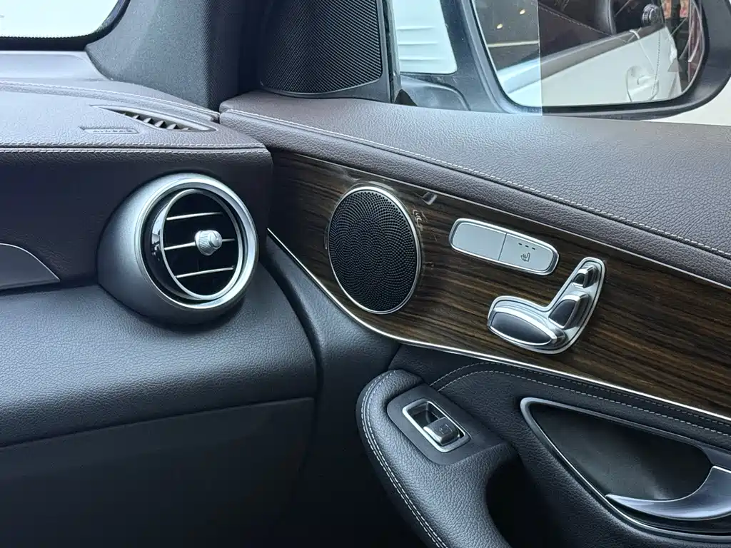 Mercedes-Benz GLC 2018 facelift GLC 260 4MATIC luxury model купить на сайте DeffCars