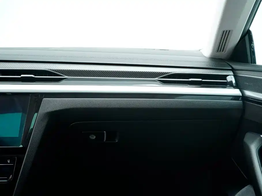 FAW-Volkswagen CC 2021 380TSI eye-catching version купить на сайте DeffCars