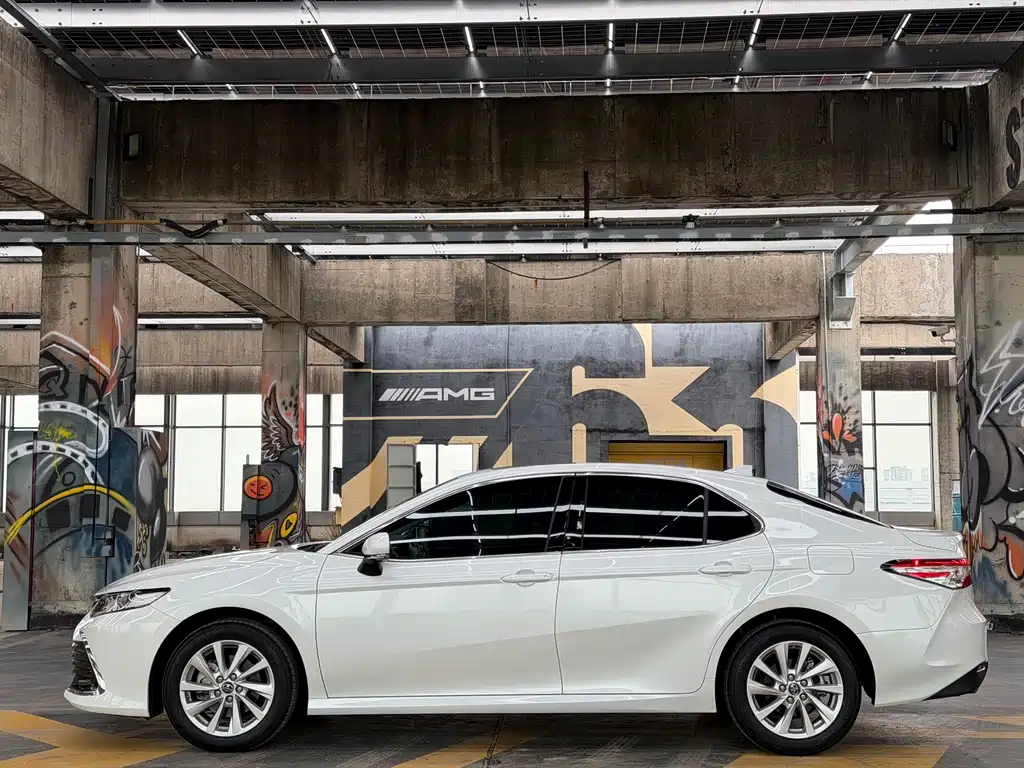 Camry 2024 2.0E Elite Edition купить на сайте DeffCars