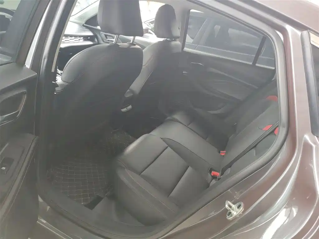 MG5 2021 facelift 180DVVT CVT Youth Deluxe Edition купить на сайте DeffCars