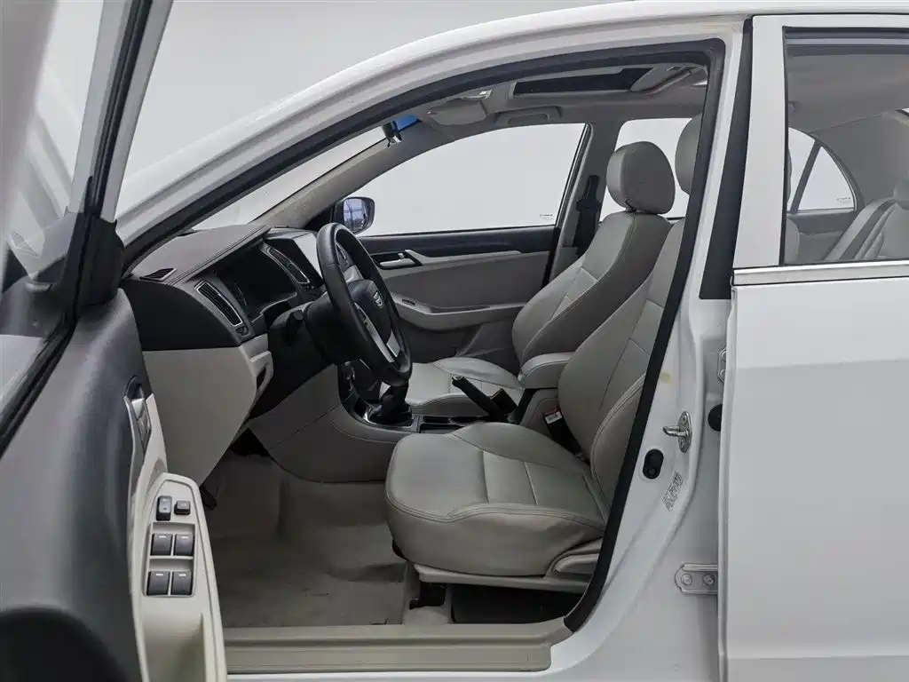 Yuanjing 2015 1.3T manual premium model купить на сайте DeffCars