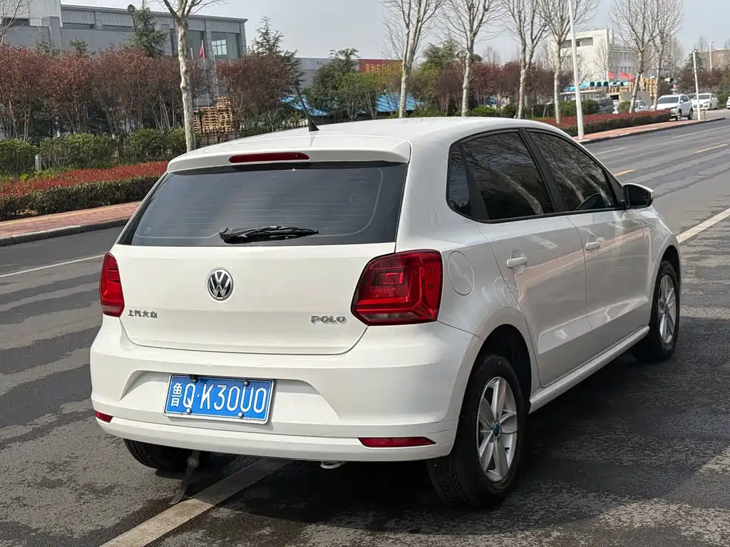 Polo 2016 1.4L manual fashion model купить на сайте DeffCars