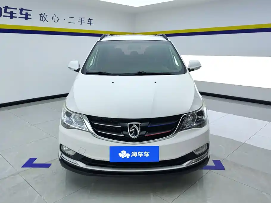 Baojun 730 2016 facelift 1.5L manual standard 7 seats National V купить на сайте DeffCars
