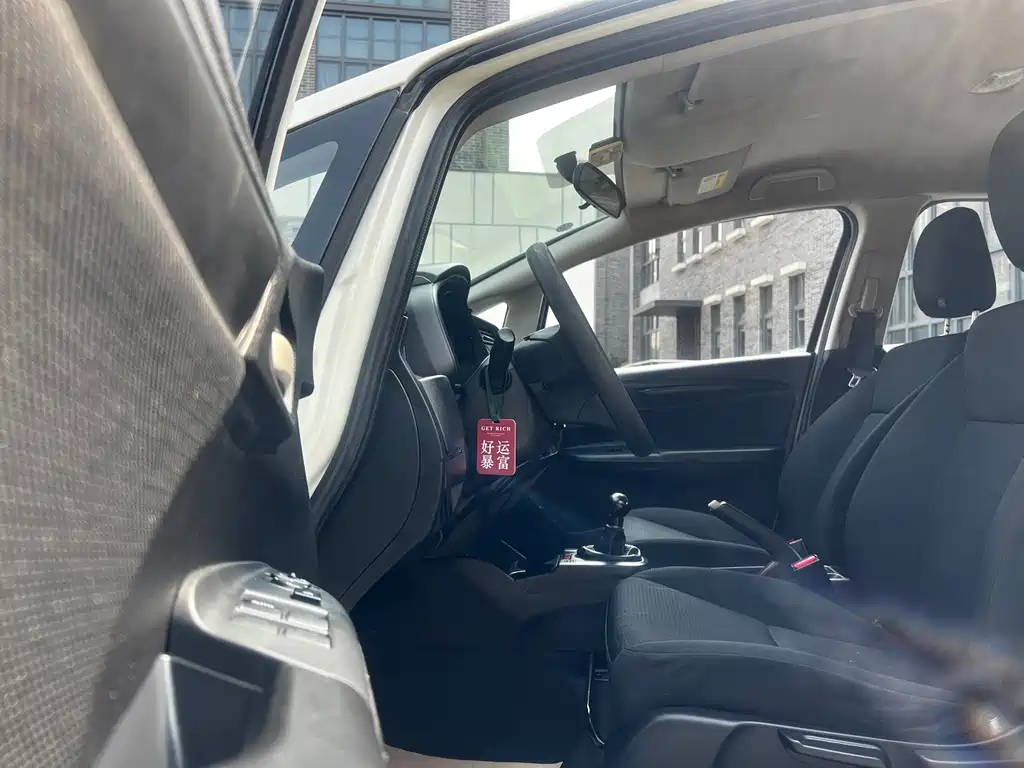 Fit 2016 1.5L LX manual comfort model купить на сайте DeffCars