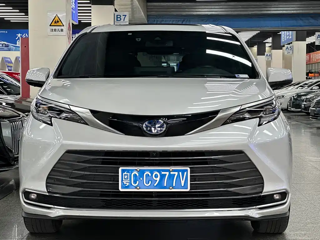 SIENNA 2021 2.5L Hybrid Extreme Edition купить на сайте DeffCars