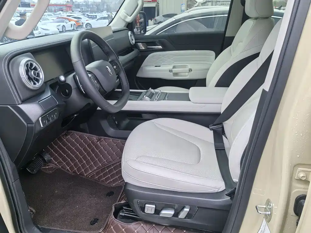 Tank 300 New Energy 2025 Hi4-T 37.1kWh купить на сайте DeffCars