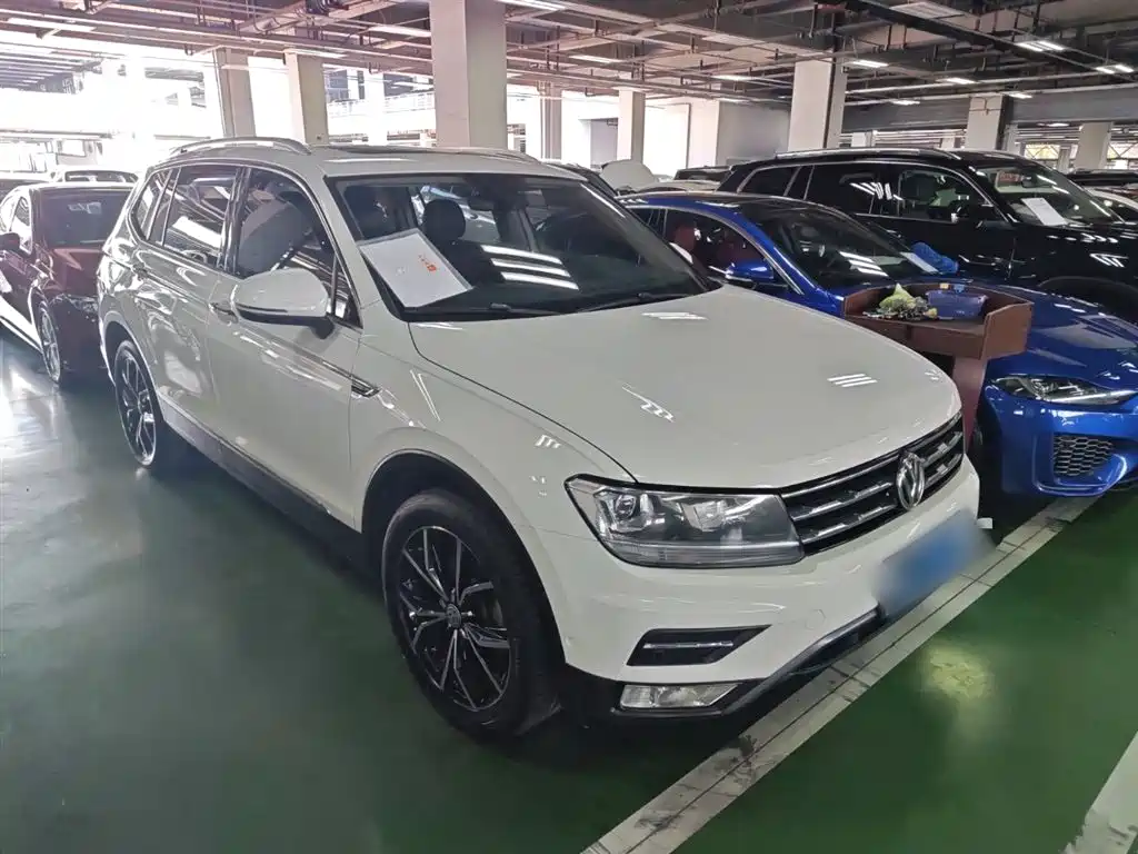 Tiguan L 2020 330TSI automatic two-wheel drive smart luxury version National VI купить на сайте DeffCars
