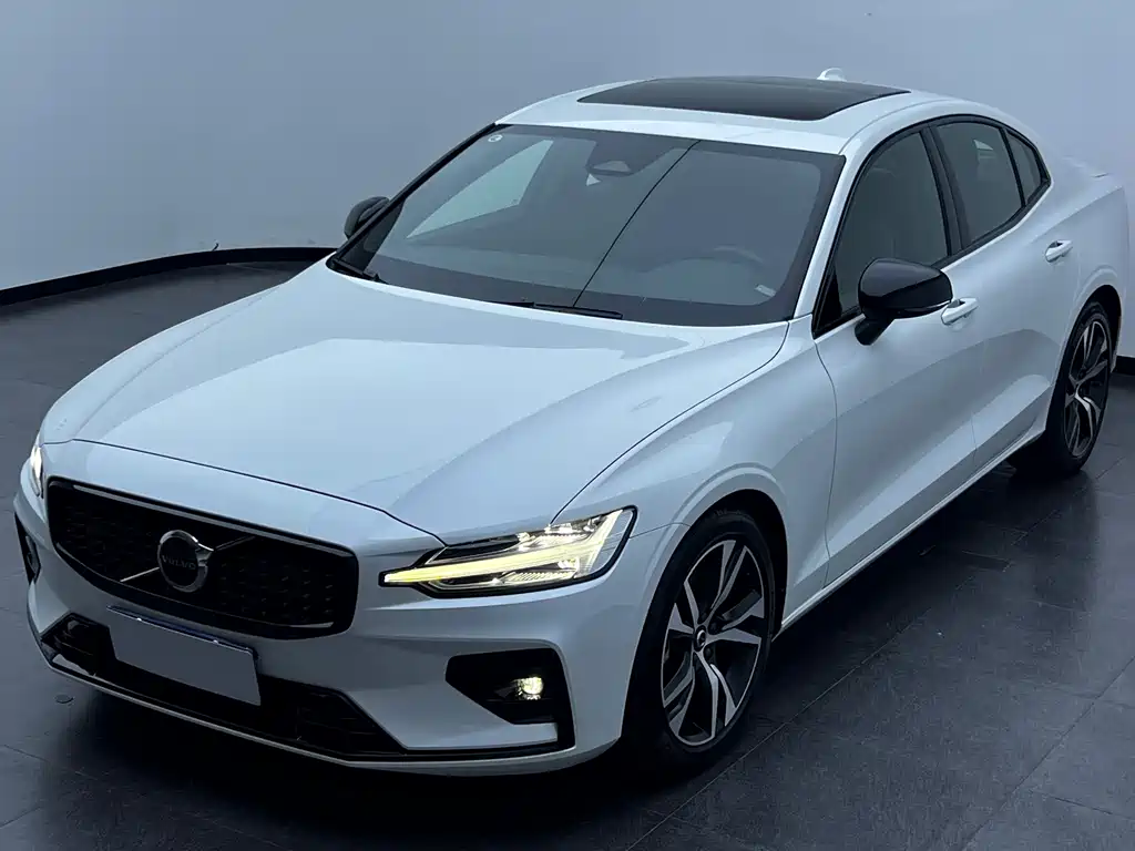 Volvo S60 2025 B5 Zhiya Sports Edition купить на сайте DeffCars
