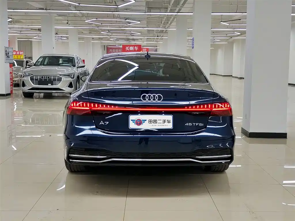 Audi A7L 2024 45TFSI S-line Dream Building Liquid Crystal Package купить на сайте DeffCars