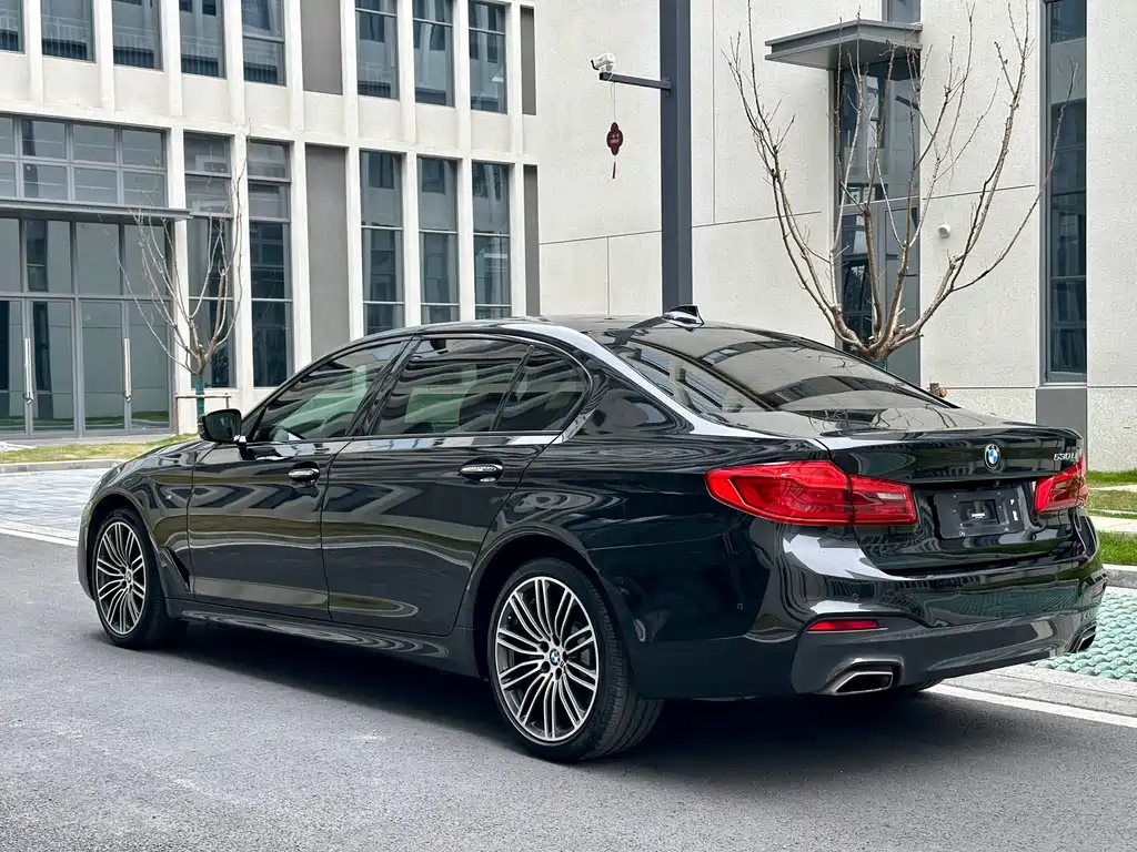 BMW 5 Series 2018 facelift 530Li Exclusive M Sports Package купить на сайте DeffCars