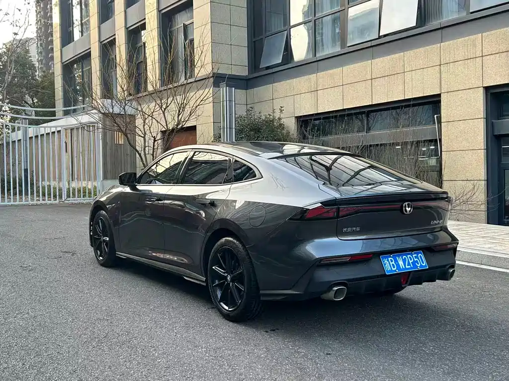 Changan UNI-V 2023 1.5T premium model купить на сайте DeffCars