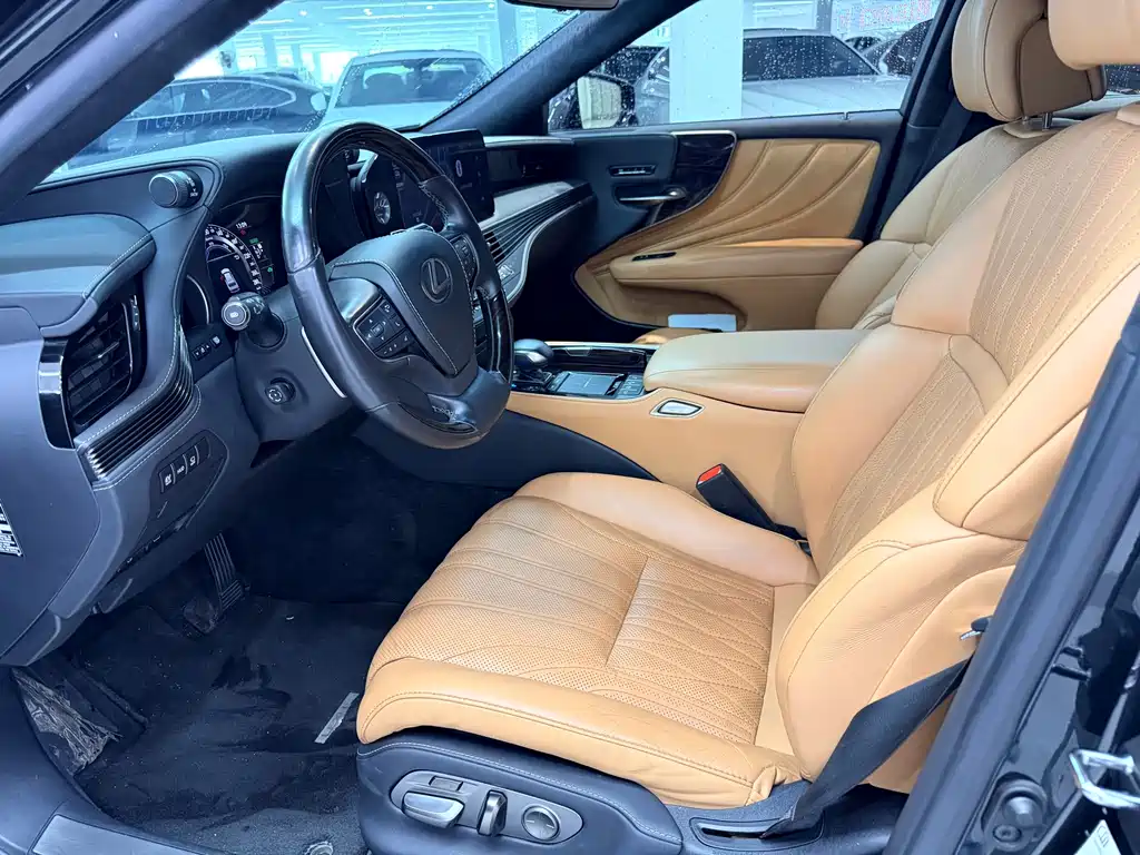 Lexus LS 2021 500h Deluxe Edition купить на сайте DeffCars