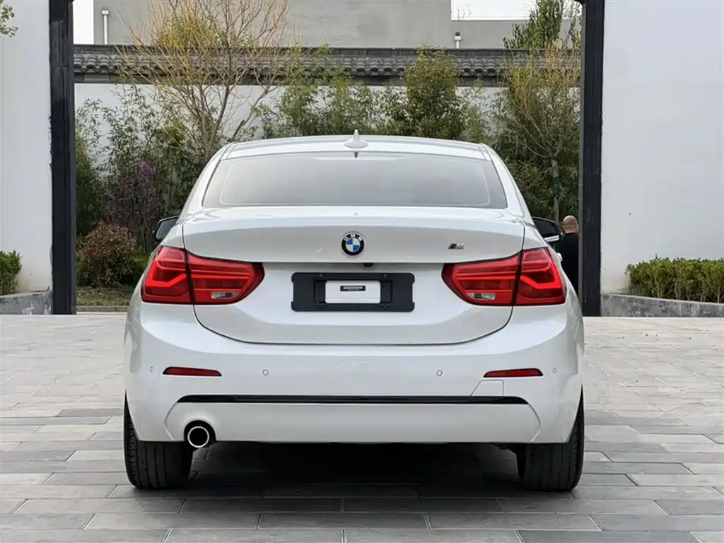 BMW 1 Series 2018 facelift 118i sports купить на сайте DeffCars